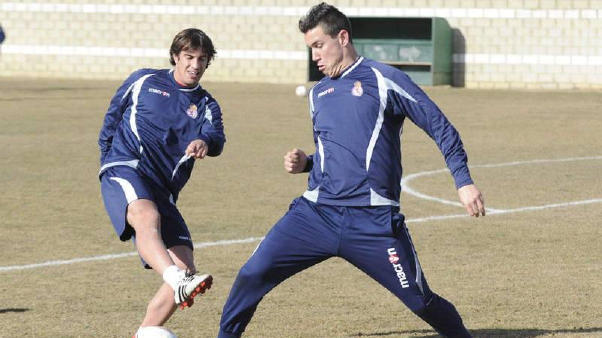 La plantilla de la Cultural prepara el partido del domingo frente al Ávila, segundo clasificado.