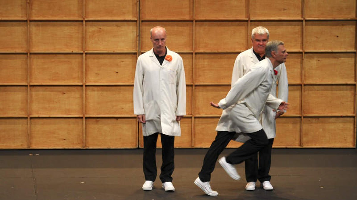 Un instante en la puesta en escena de ‘Garrick’, el espectáculo del trío Tricicle, en el Auditorio Ciudad de León.