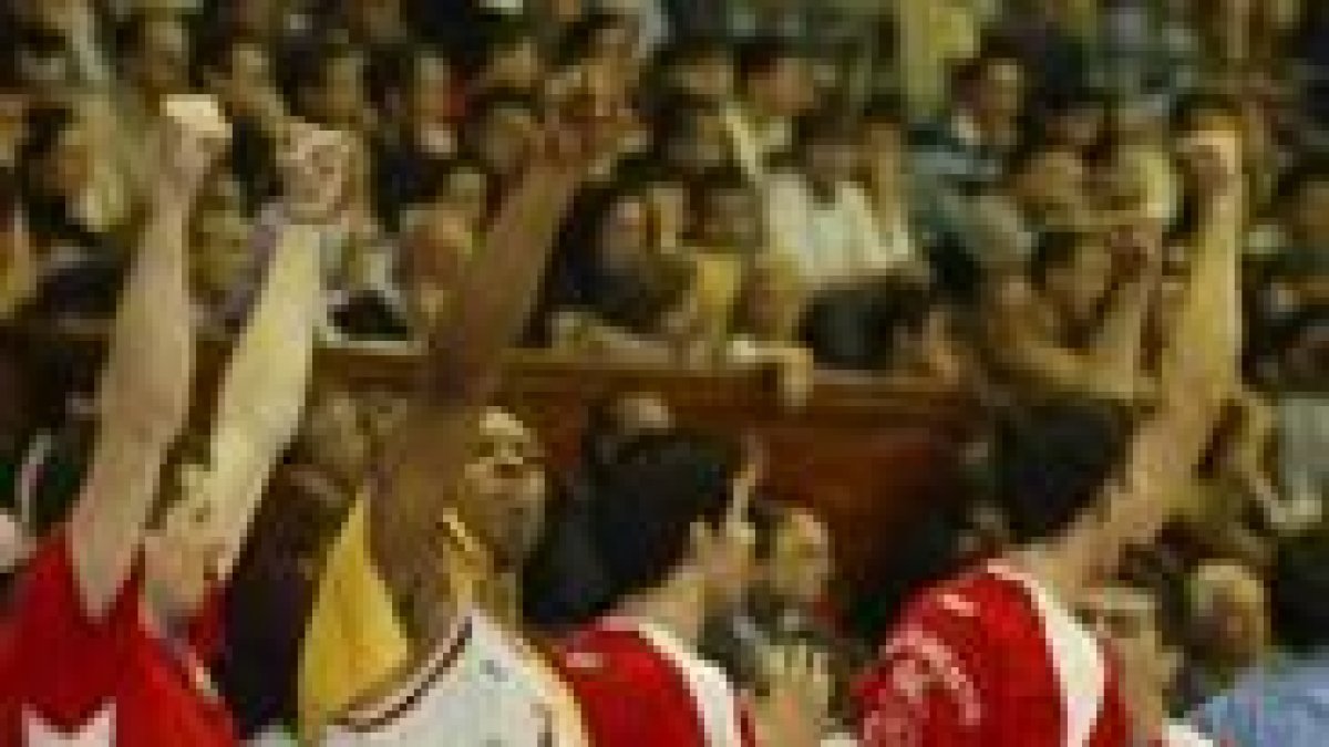 Reid anima a los aficionados leoneses desplazados a León