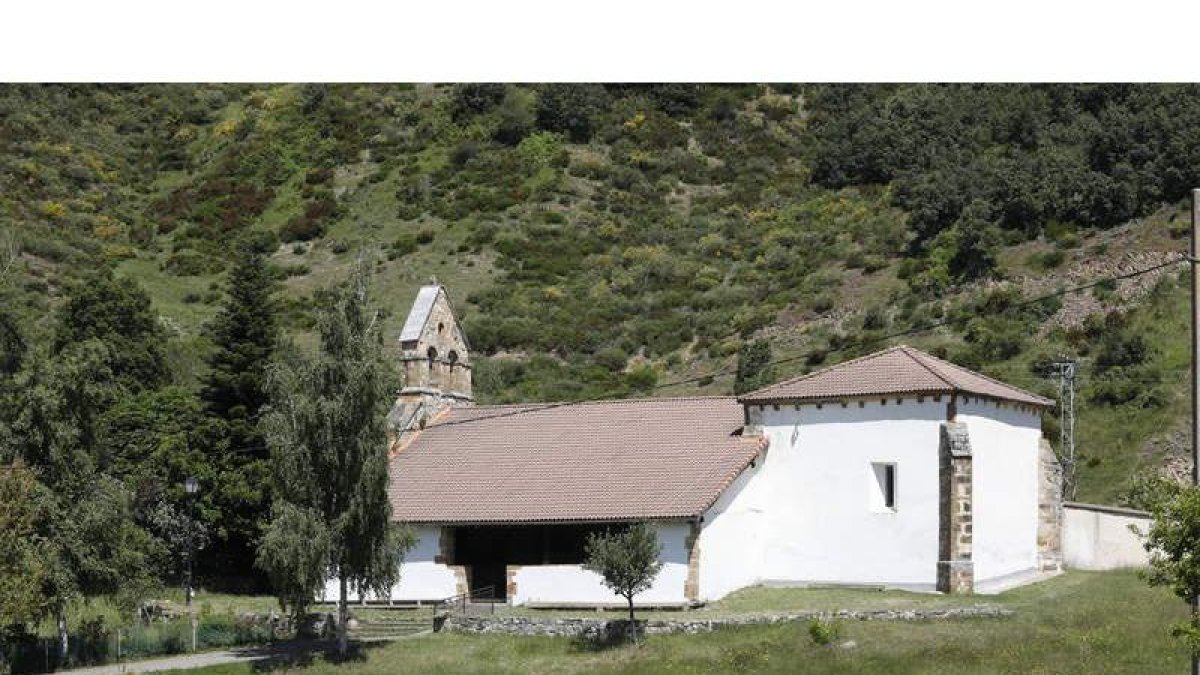 El municipio de Boca de Huérgano cuenta con cerca de 470 habitantes repartidos en sus nueve pueblos (Barniedo de la Reina, Besande, Boca de Huérgano, Espejos de la Reina, Llánaves de la Reina, Portilla de la Reina, Siero de la Reina, Valverde de la Sierra y Villafrea de la Reina).