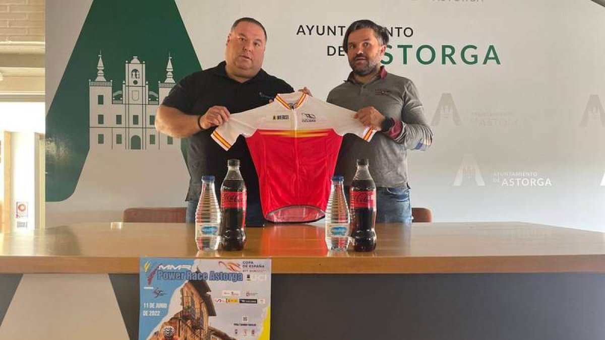 Óscar Martínez y Rubén Martínez en la presentación de la MMR Power Race Astorga. COPE ASTORGA