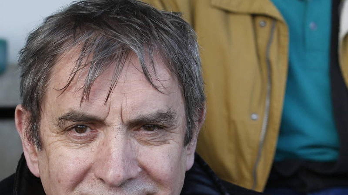 Gregorio Río en La Eragudina presenciando el partido del Atlético Astorga contra el Mensajero.