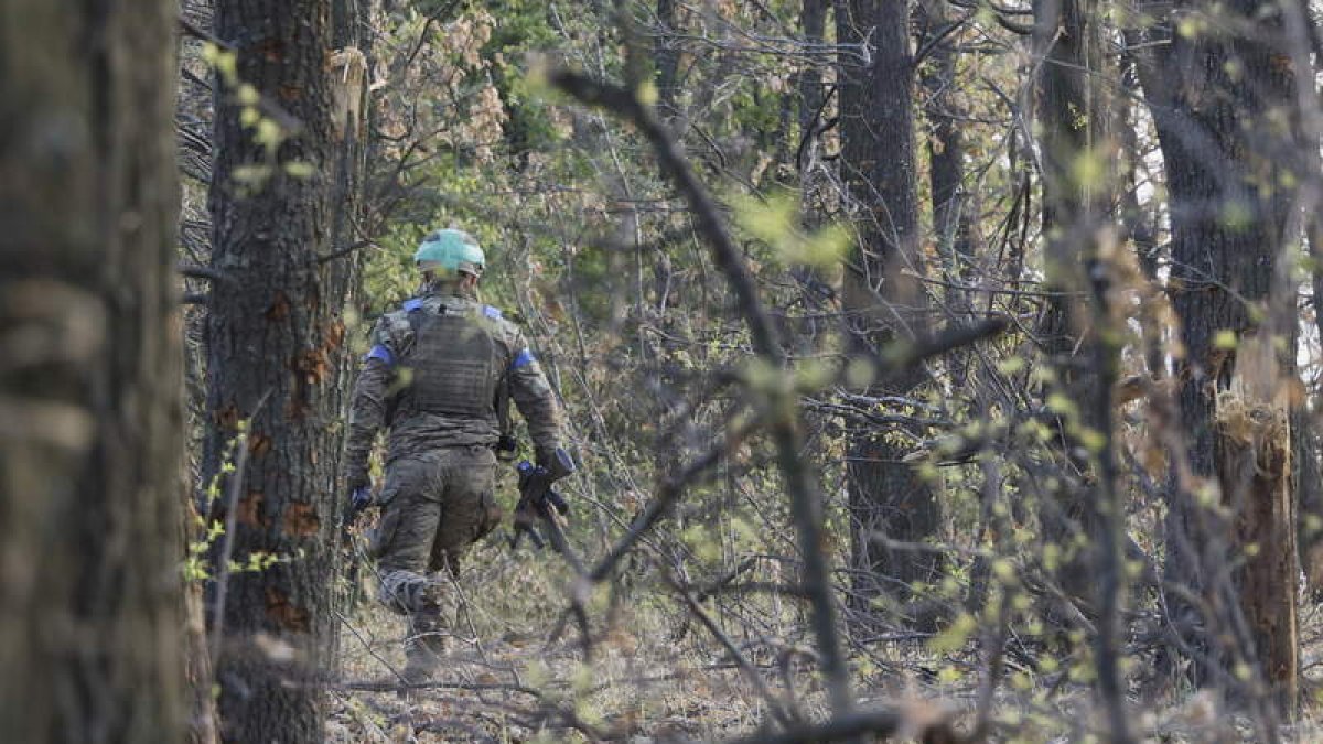 Un soldado ucraniano en el frente del oeste del país. ALEX BABENKO