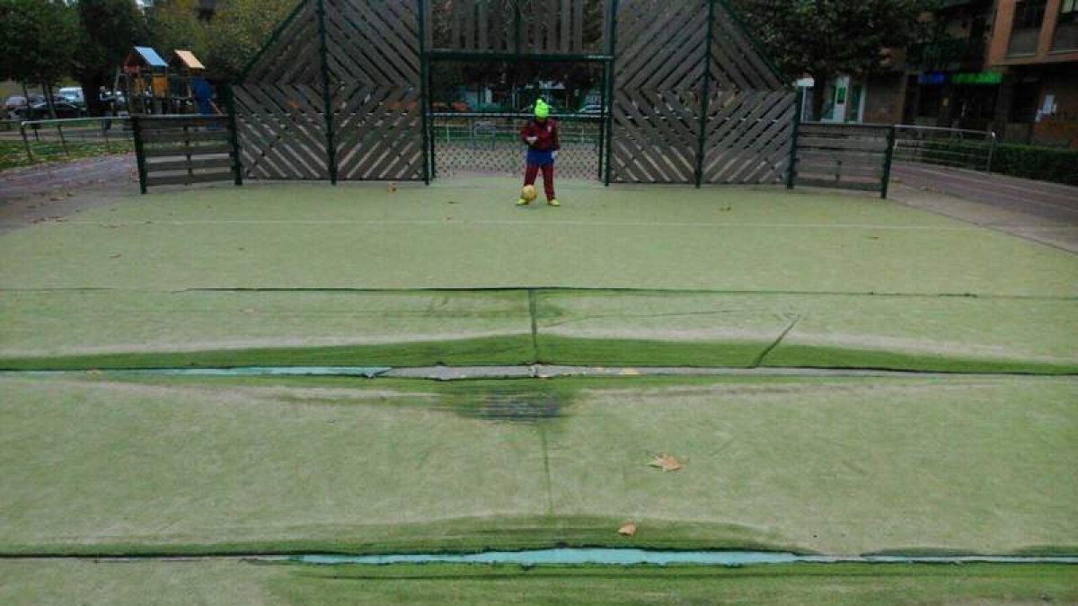 El parque presenta numerosas deficiencias. DL