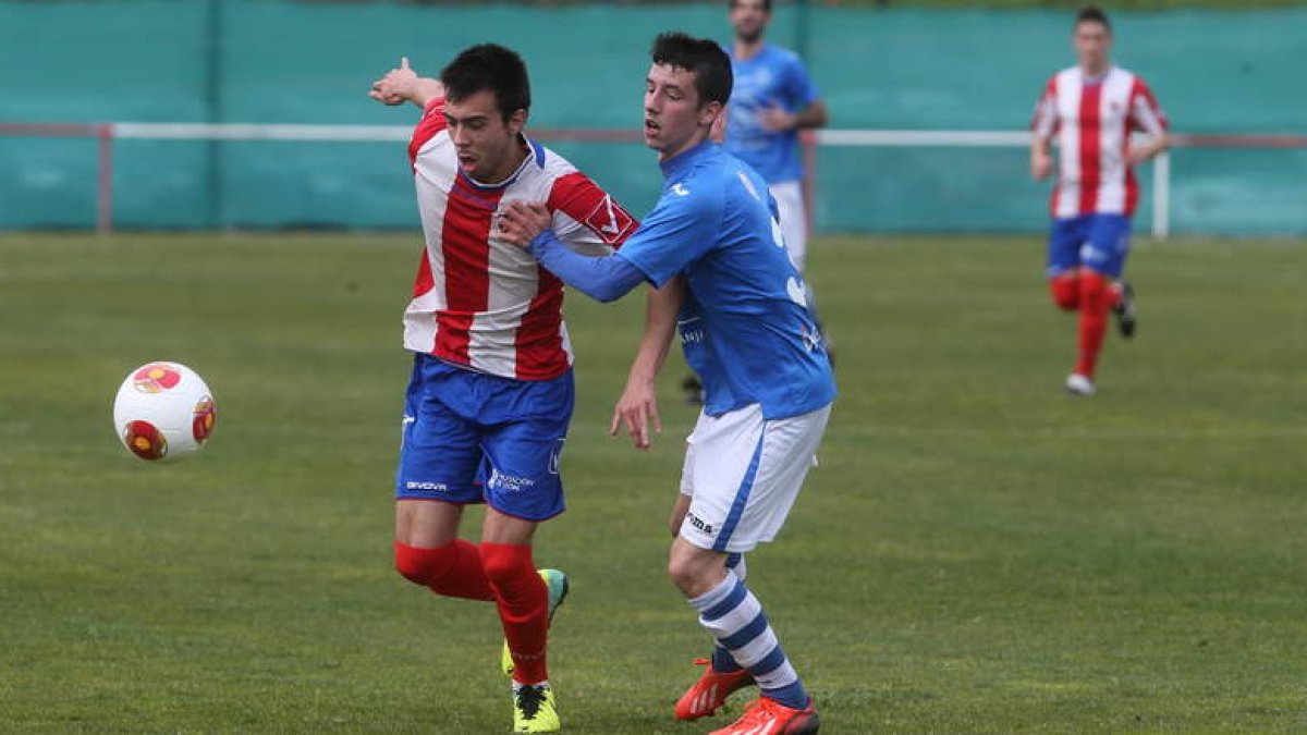 El equipo rojiblanco hizo méritos para lograr la victoria pero cayó derrotado en la recta final.