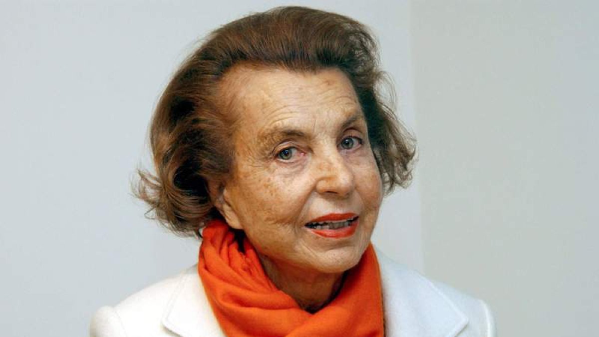 De arriba a abajo y de izquierda a derecha, Liliane Bettencourt; Maria Francia Fissolo, junto a su hijo Pietro; Charlene de Carvalho-Heineken; Susanne Klatten, con su marido Jan Klatten; Tony Garza y Maria Asunción Aramburuzabala y Laurene Powell .