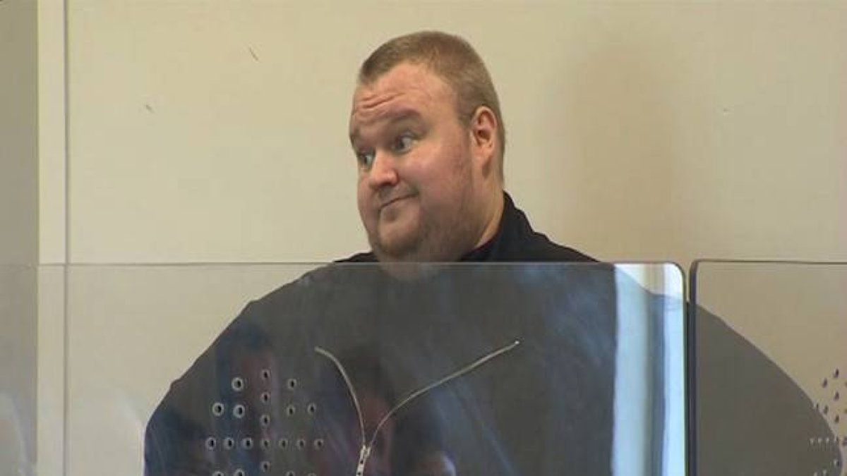 El fundador de Megaupload, Kim Schmitz, durante su comparecencia judicial, el miércoles, en Auckland.