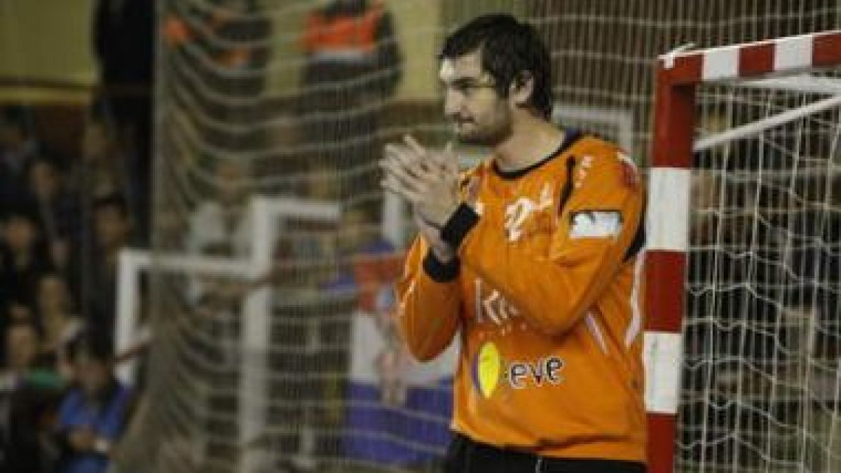 Los nueve goles de un gran Ricardo Costa no fueron al final suficientes.