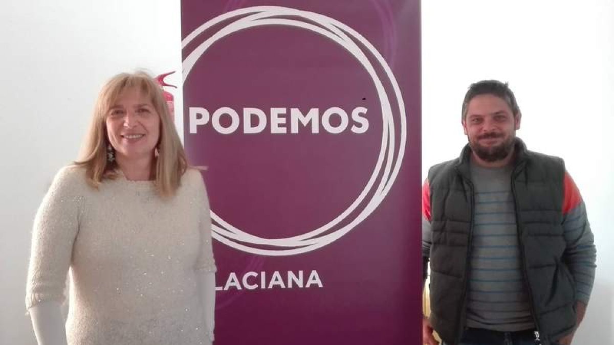 Maria Luisa Varela y Rubán Valí, ayer en Villablino. ARAUJO