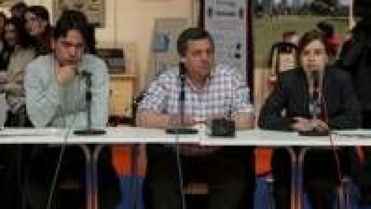 Las charlas que se celebran en Expouniversidad interesan a los jóvenes