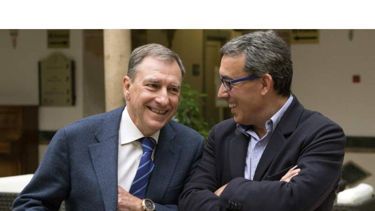 Mateos, con Antolín Sanz, ayer, en un acto del PP en Ávila.