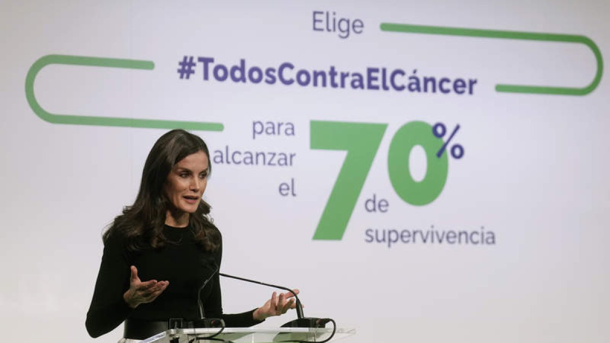 La reina Letizia durante el discurso en el que pidió más investigación. BORJA SÁNCHEZ TRILLO