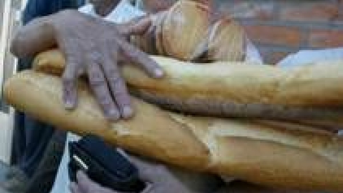 El pan es uno de los productos de primera necesidad que no falta en la mesa de los leoneses