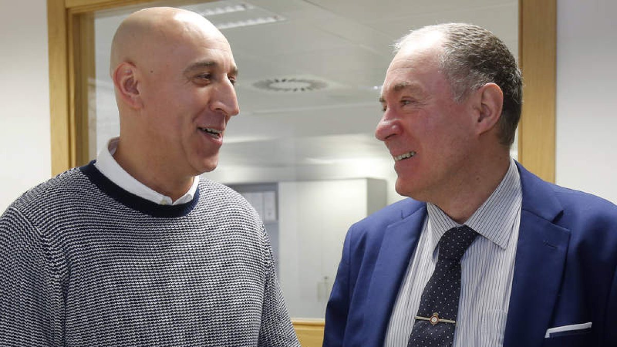 Diez y López Sendino comparecieron ayer juntos. MARCIANO