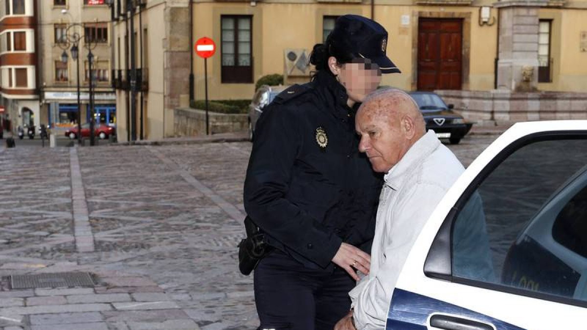 El acusado de matar a su hermano llega hoy a la Audiencia Provincial para ser juzgado