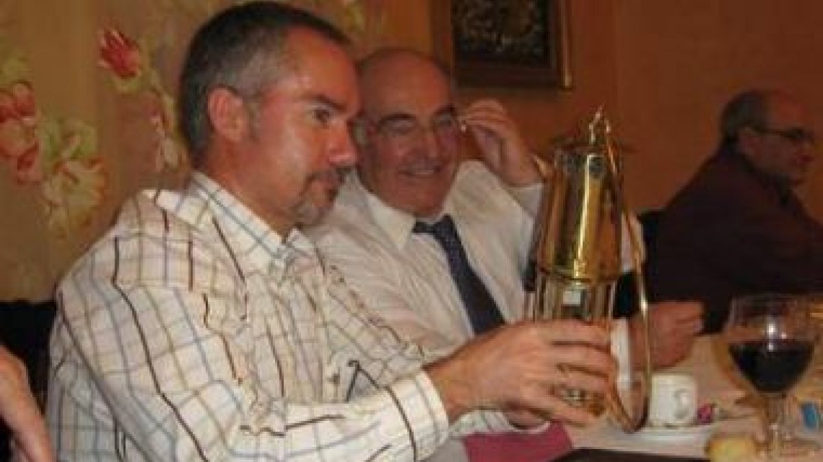 Ricardo González Mantero recibió la Lámpara Minera durante la cena de la Brigada de Salvamento