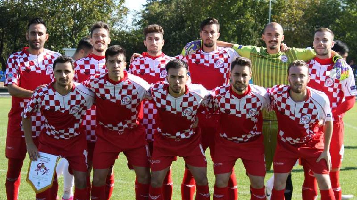 La selección de Castilla y León buscará esta mañana el pase a la fase final. FCYLF