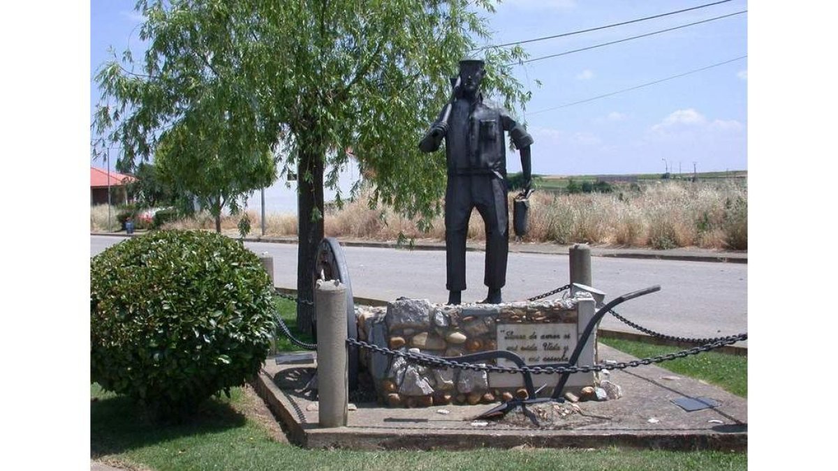 Imagen del Monumento al Labrador, donde se instalarán los juegos infantiles.