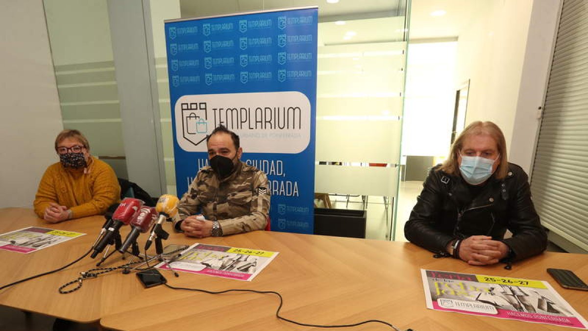 De izquierda a derecha, María del Carmen Gancedo, Felipe Álvarez y Raimundo Martín, ayer. DE LA MATA