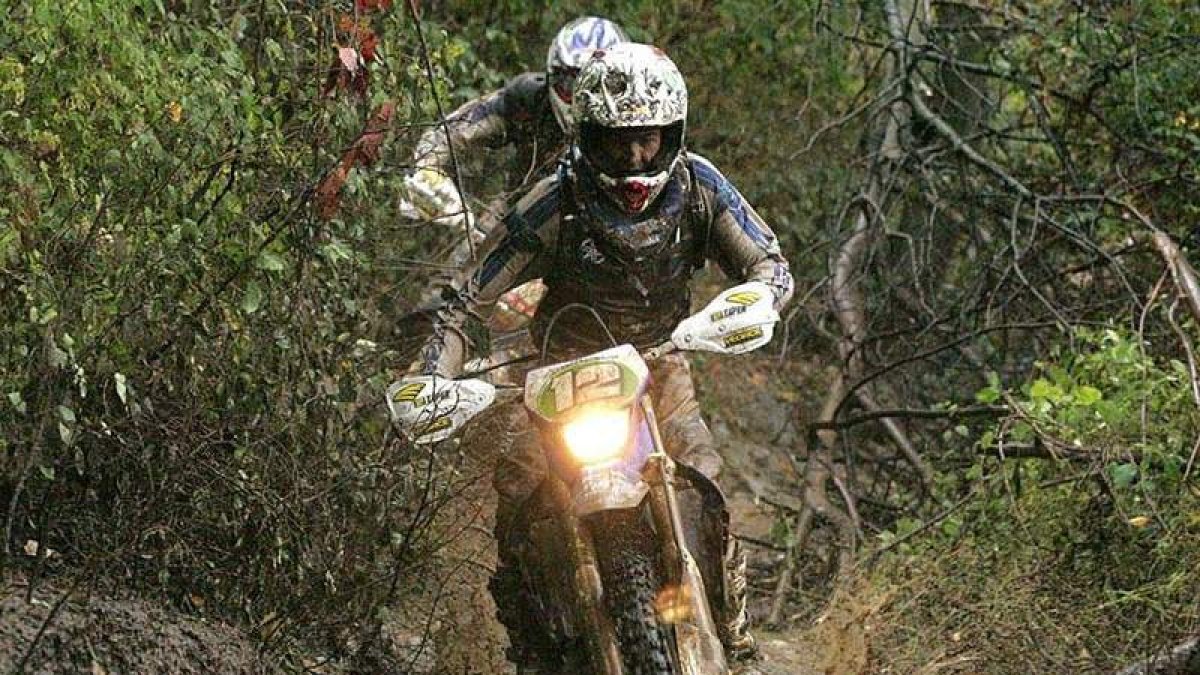 Los mejores pilotos nacionales de la disciplina de enduro compiten este fin de semana en Bembibre. DL