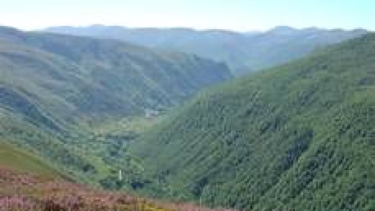 Vista parcial del valle de Laciana en una imagen de archivo