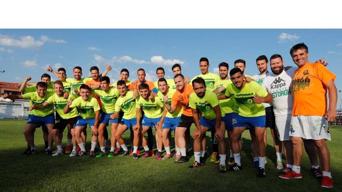 El Atlético Astorga confía en hacer historia hoy frente al CD Vitoria y conquistar el ascenso a Segunda División B por segunda vez. JESÚS F. SALVADORES