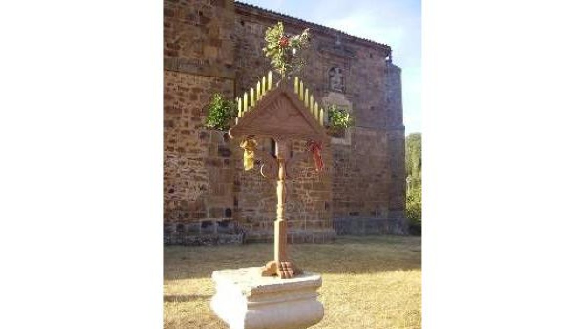 El nuevo ramo que Raigañu ofreció al santuario de la Virgen de la Velilla, en La Mata de Monteagudo