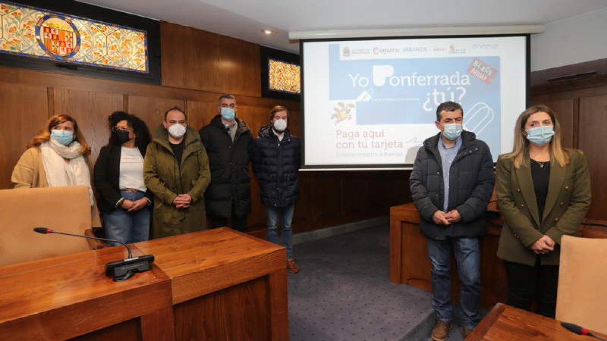 Representantes del Ayuntamiento, la Cámara y el comercio. LDLM