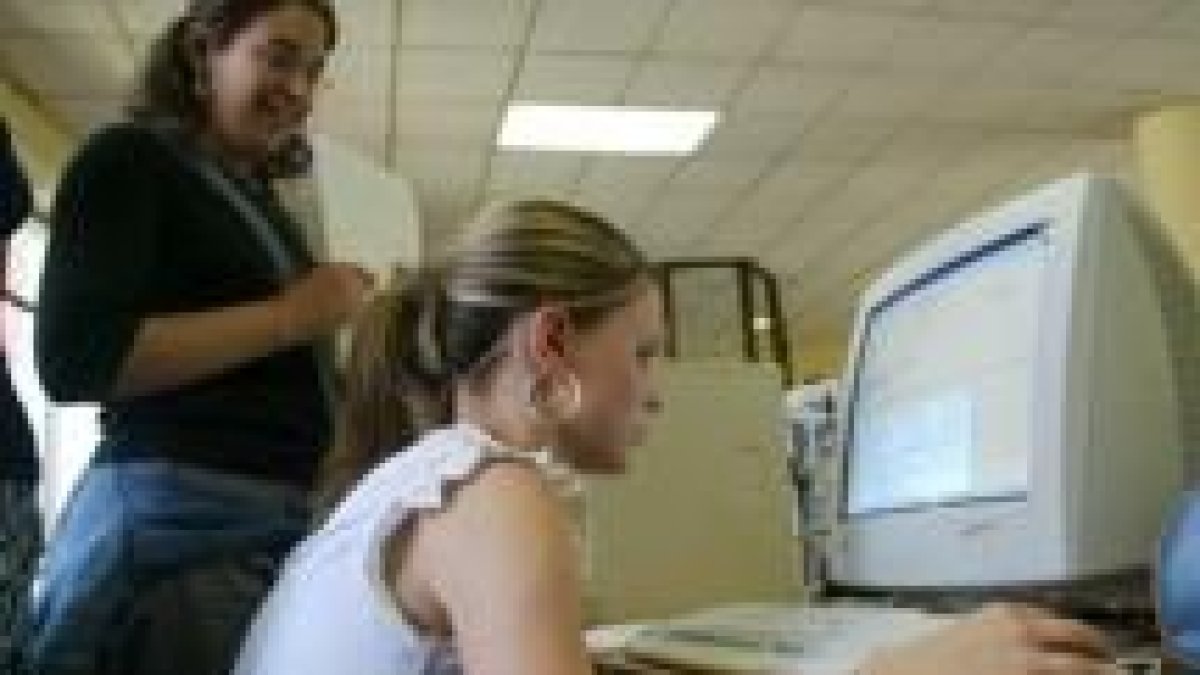 Cada vez son más los jóvenes que encuentran un trabajo a través de la Red