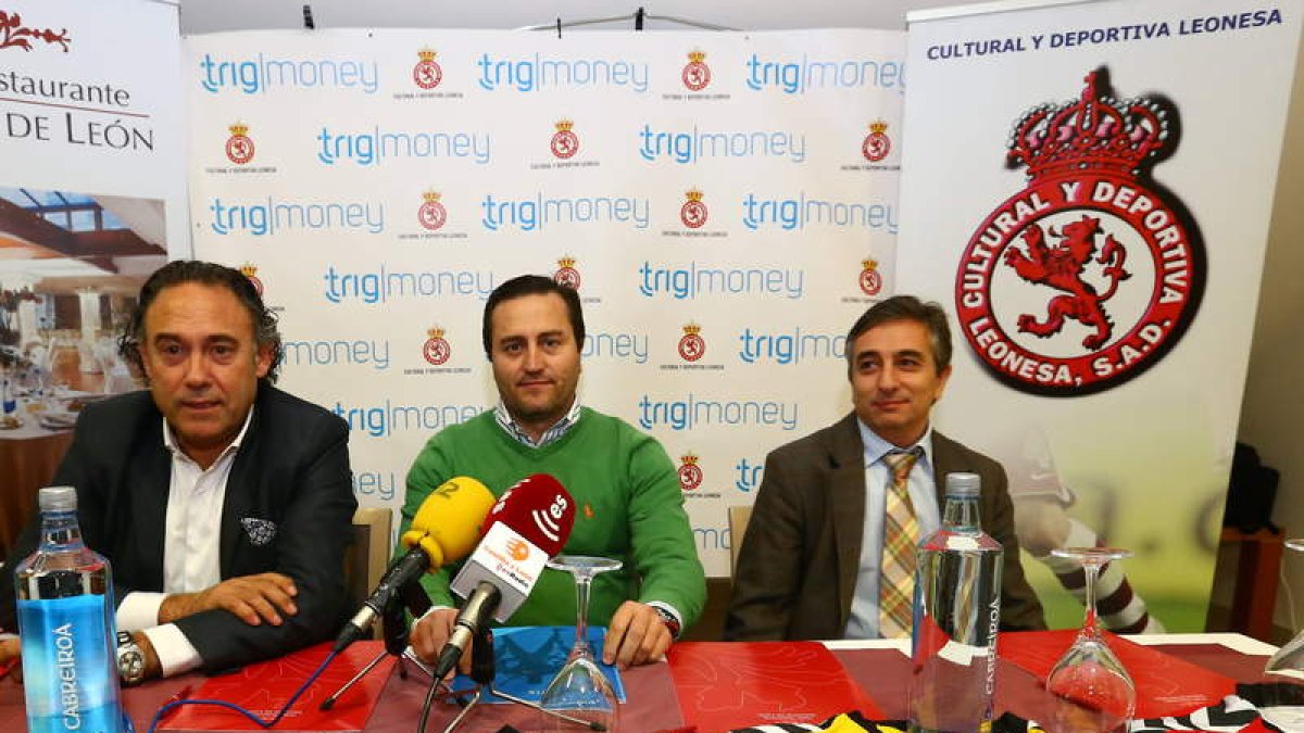 Momento de la presentación de Trig|Money como patrocinador de la Cultural.