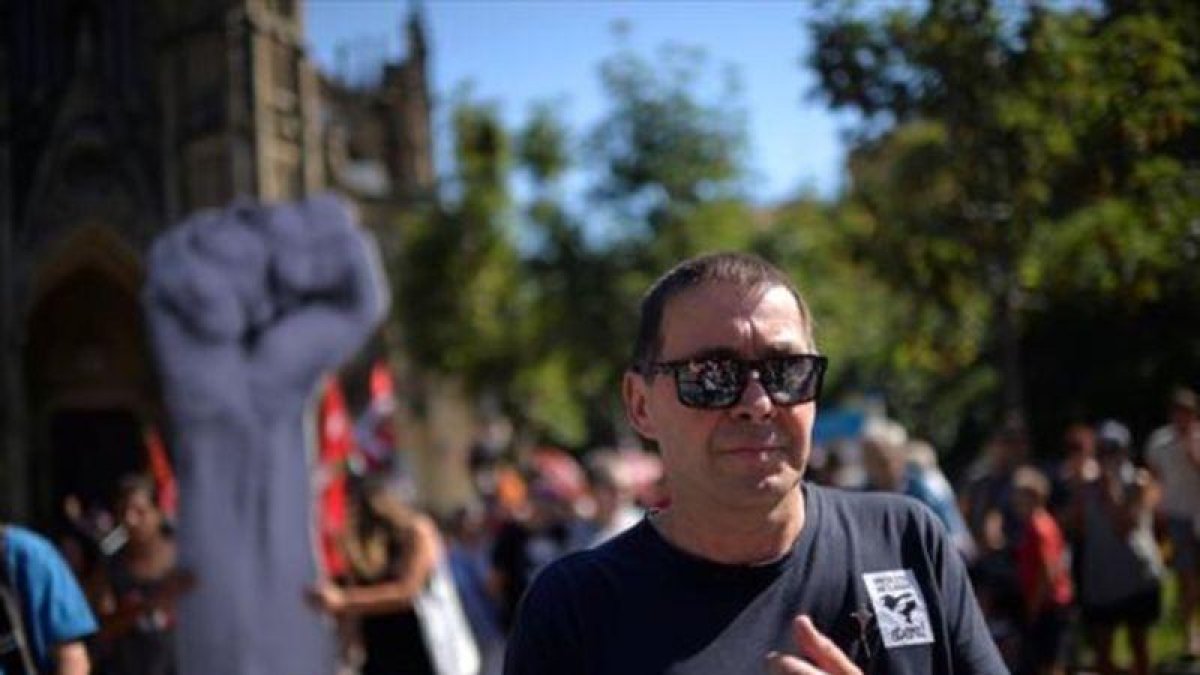 La coalición liderada por Arnaldo Otegi gana un escaño en el recuento definitivo, lo que le da mayor influencia en la nueva Cámara vasca.