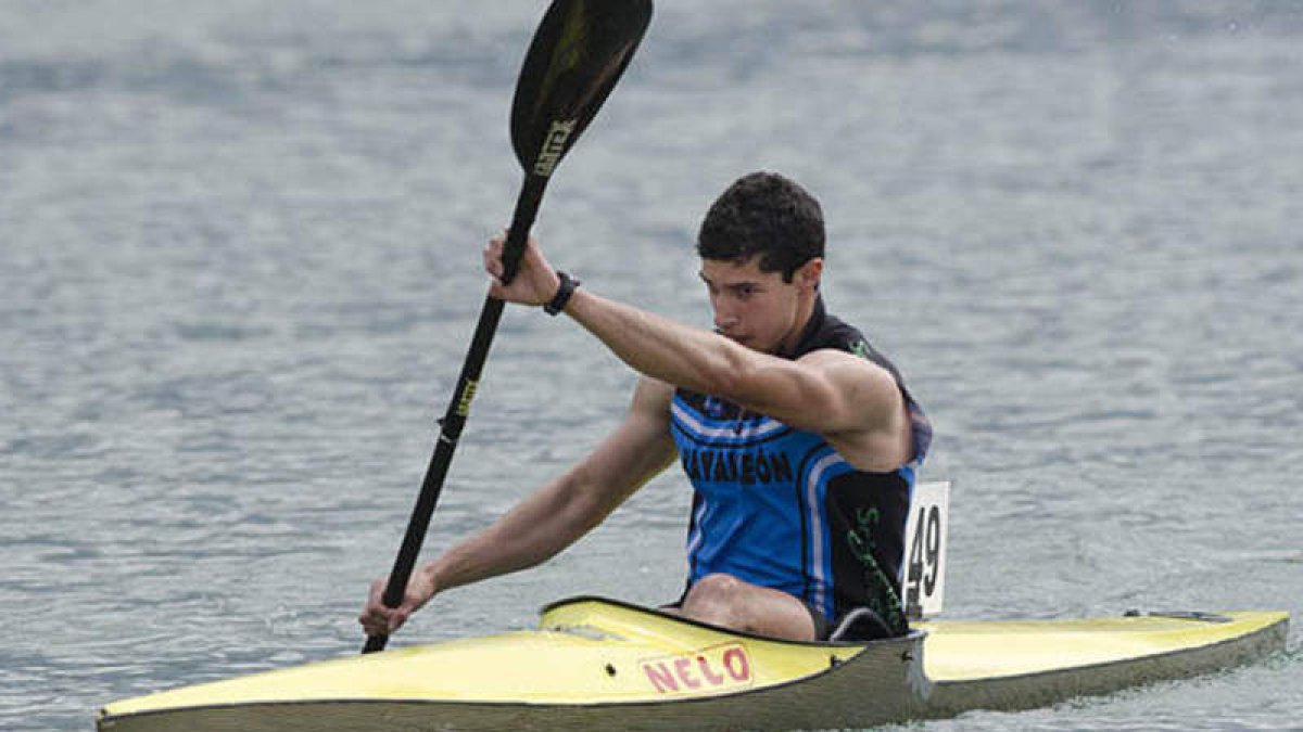 Guillermo Fidalgo durante la competición en aguas gallegas.