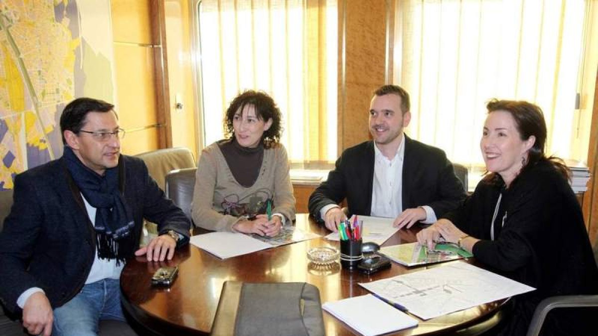 Un momento de la reunión en el Ayuntamiento.