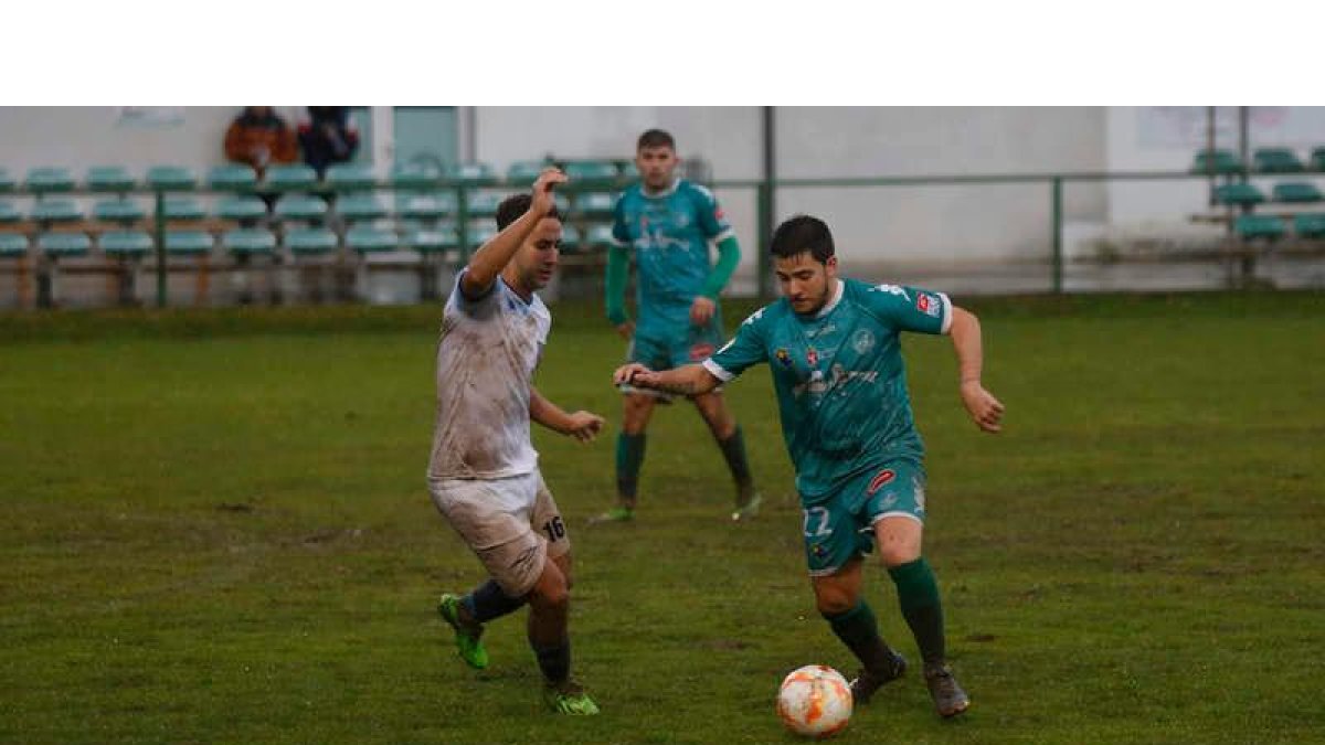 El Astorga buscará sumar los tres puntos en su visita al Numancia B para apuntalar su posición. FERNANDO OTERO