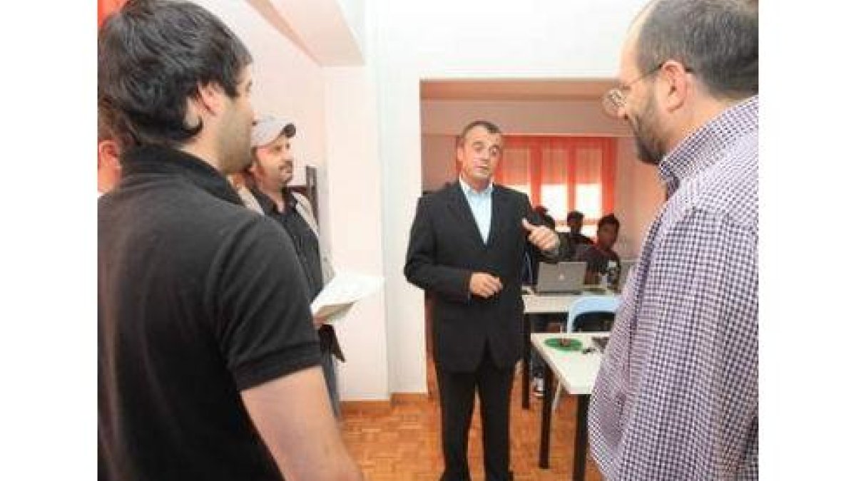 Moreno, ayer junto a los colaboradores de Red Conecta
