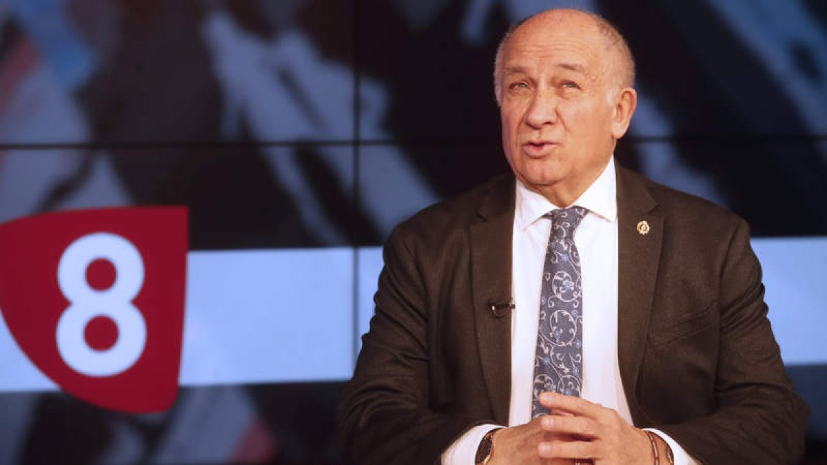 Jarrín asegura que los titulados mercantiles poseen una información económica sólida. RAMIRO