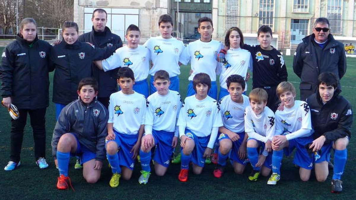 Formación del equipo del León CF que milita en la 1.ª División Provincial Infantil.