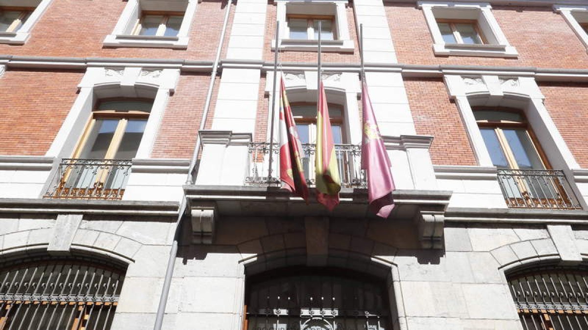 Sede del Procurador del Común en la calle Sierra Pambley. RAMIRO