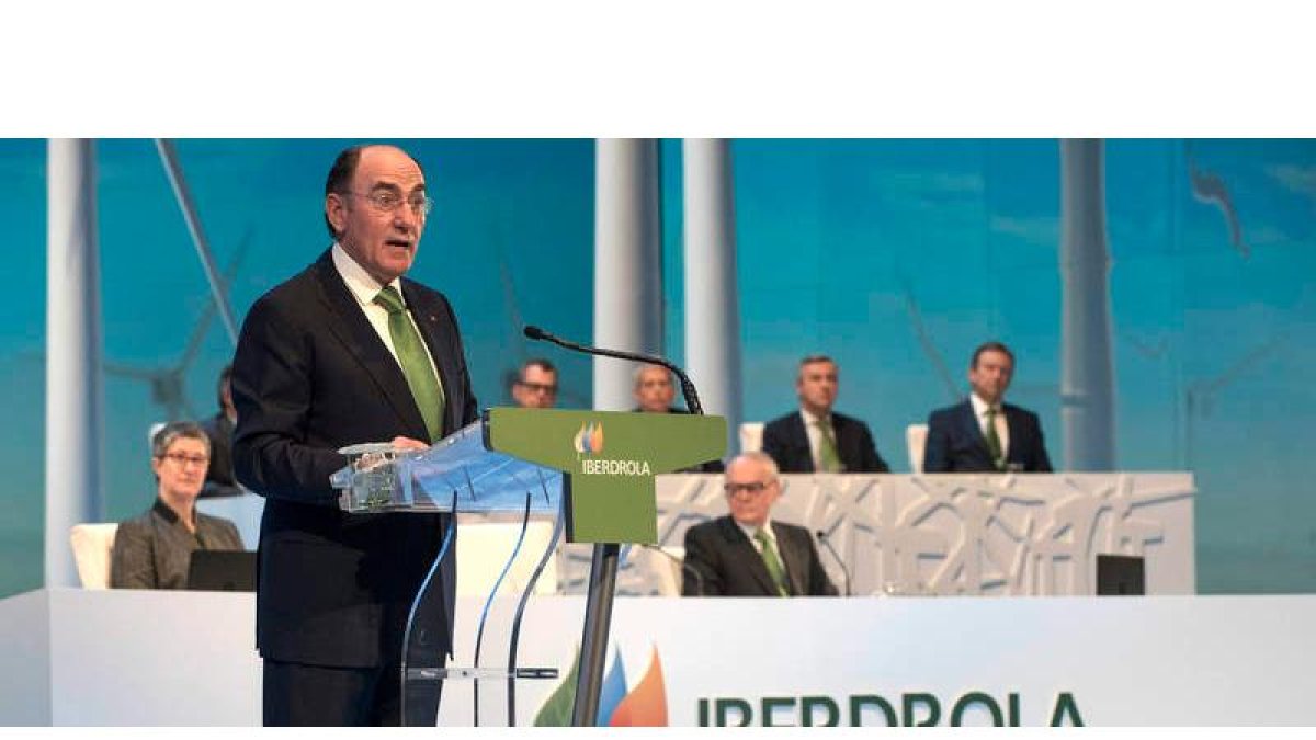 El presidente de Iberdrola, Ignacio Sánchez Galán, durante su intervención ante la Junta General de Accionistas en Bilbao. MIGUEL TOÑA