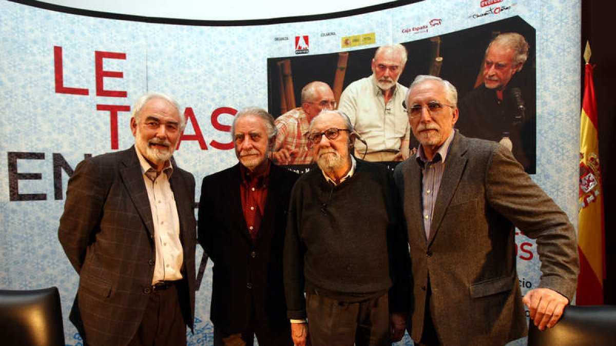 Aparicio, Merino, Pereira y Díez, en un filandón en la Biblioteca Nacional en 2008. RAQUEL P. VIECO