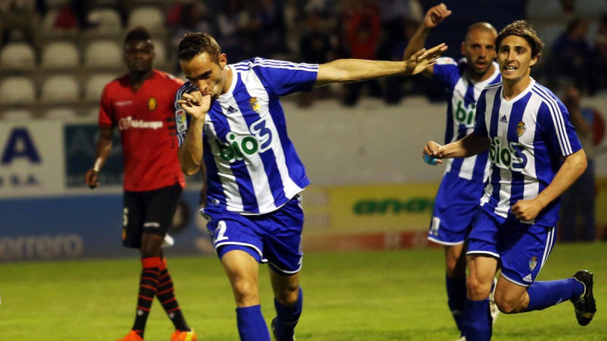 Alberto Aguilar ya jugó en Huelva y Soria tras la lesión sufrida en Gijón.