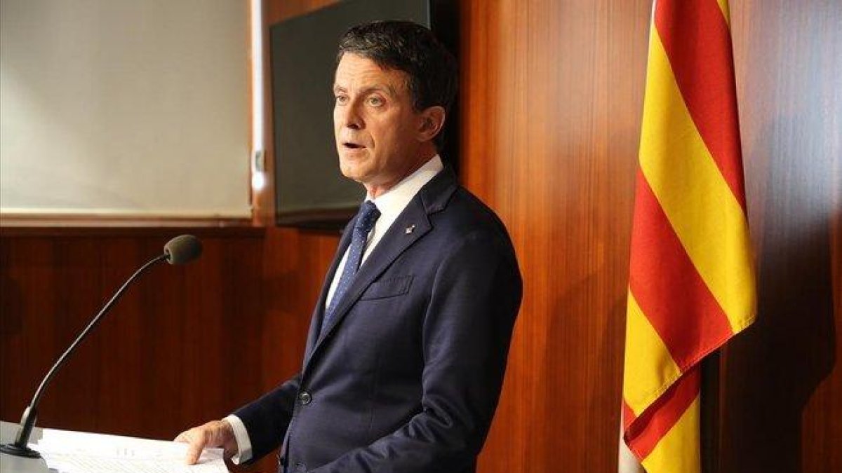 Manuel Valls, en rueda de prensa en el Ayuntamiento de Barcelona.
