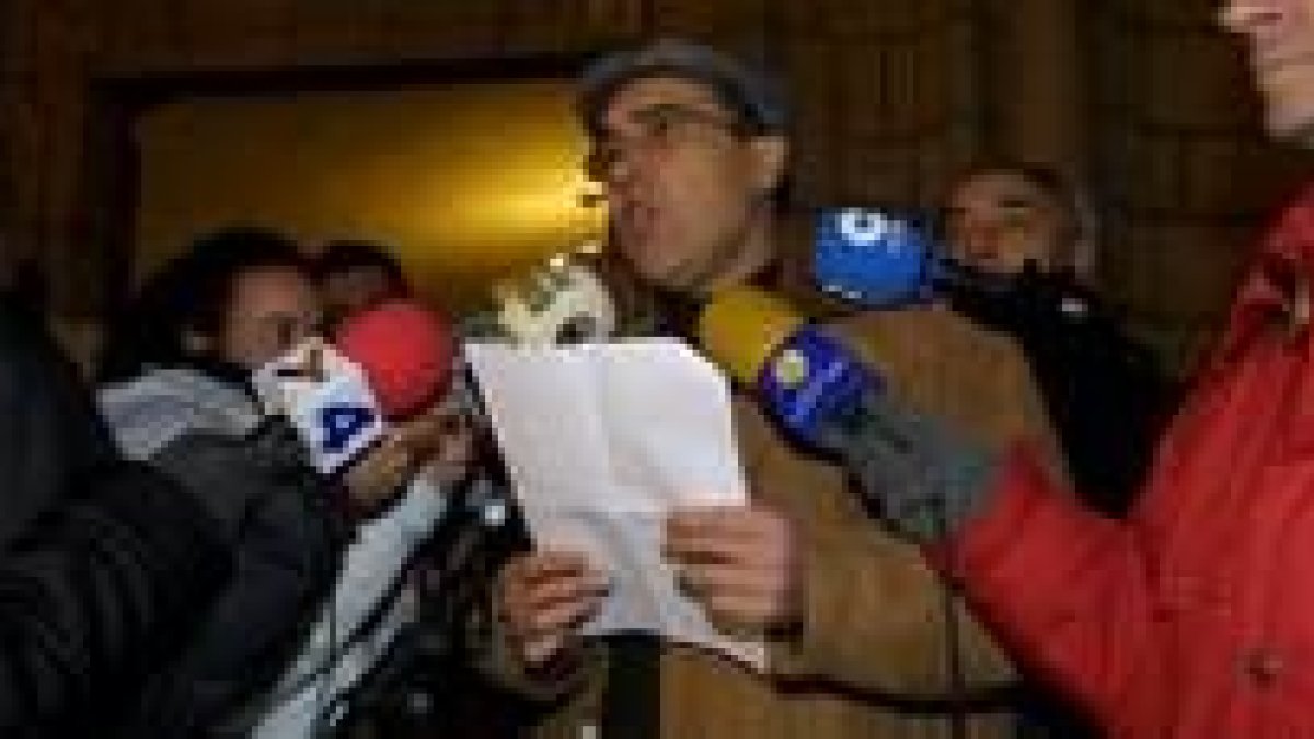 El presidente de Matagal, Alberto Zapico, durante una movilización anterior frente al Ayuntamiento