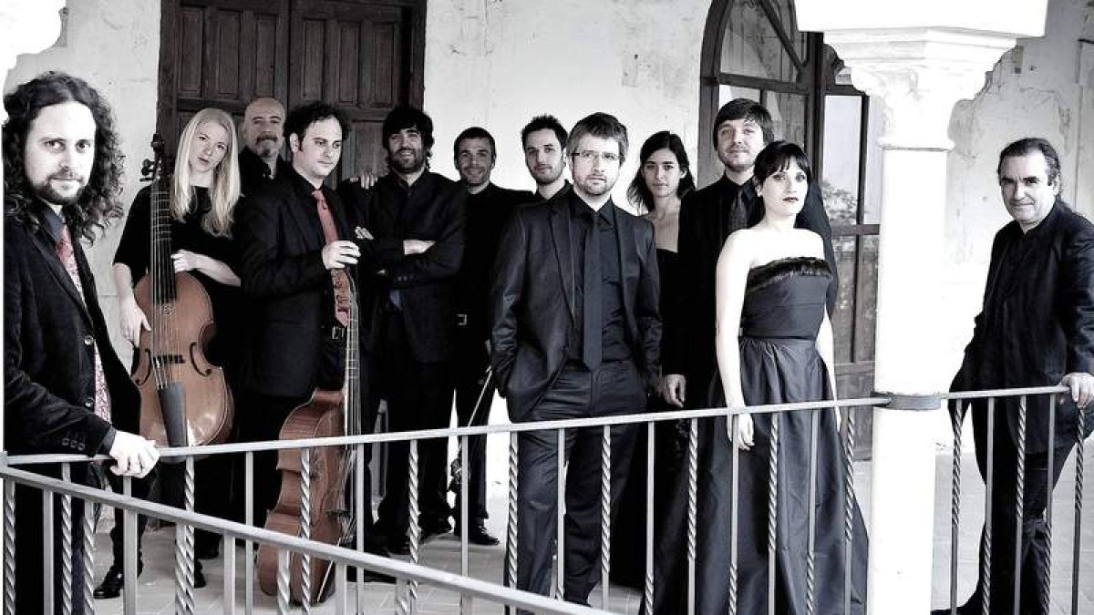El violagambista Fahmi Alqhai, primero de la izquierda, con los integrantes de la Accademia del Piaccere.