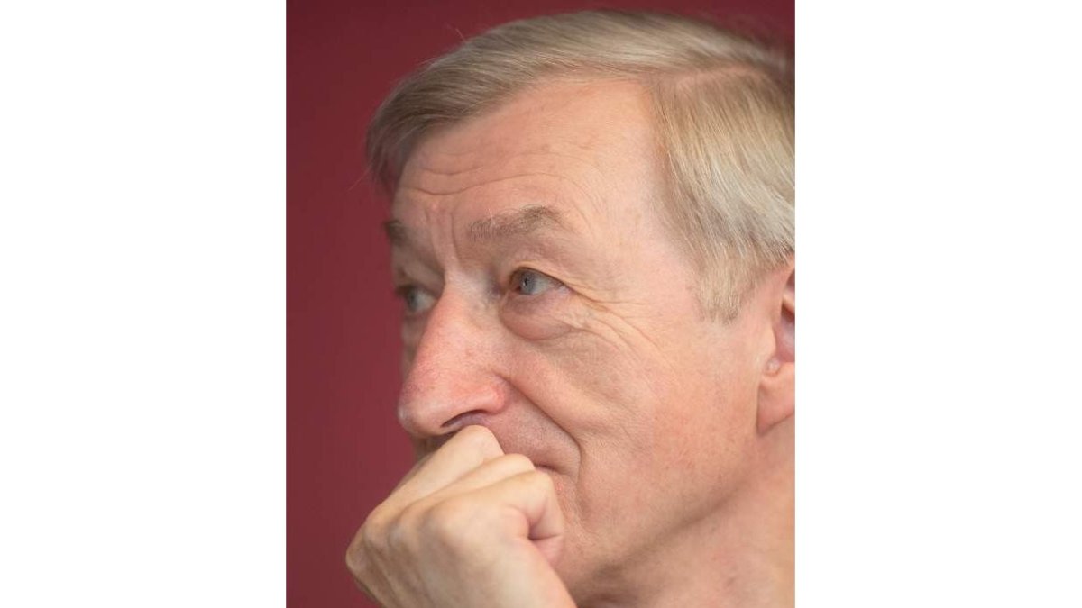 El escritor británico Julian Barnes presentó la semana pasada la novela en Barcelona