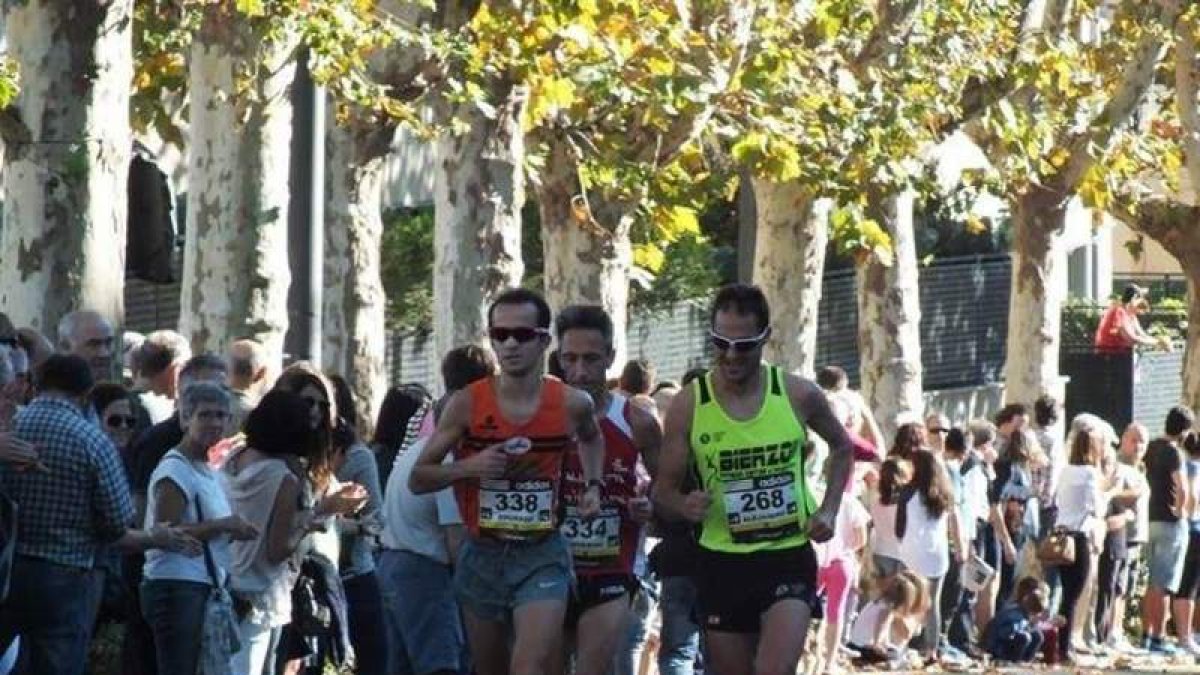 Alejandro Martínez (268) en un momento de la carrera.