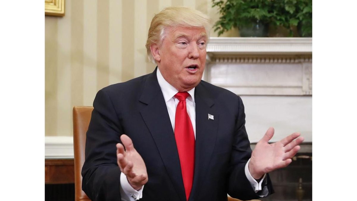Donald Trump, en el Despacho Oval en reunión con Barack Obama, en noviembre de 2016. El republicano ha vencido en los estados claves y cuenta con el presunto apoyo de 306 Electores en el Colegio Electoral para ser elegido presidente de EEUU.