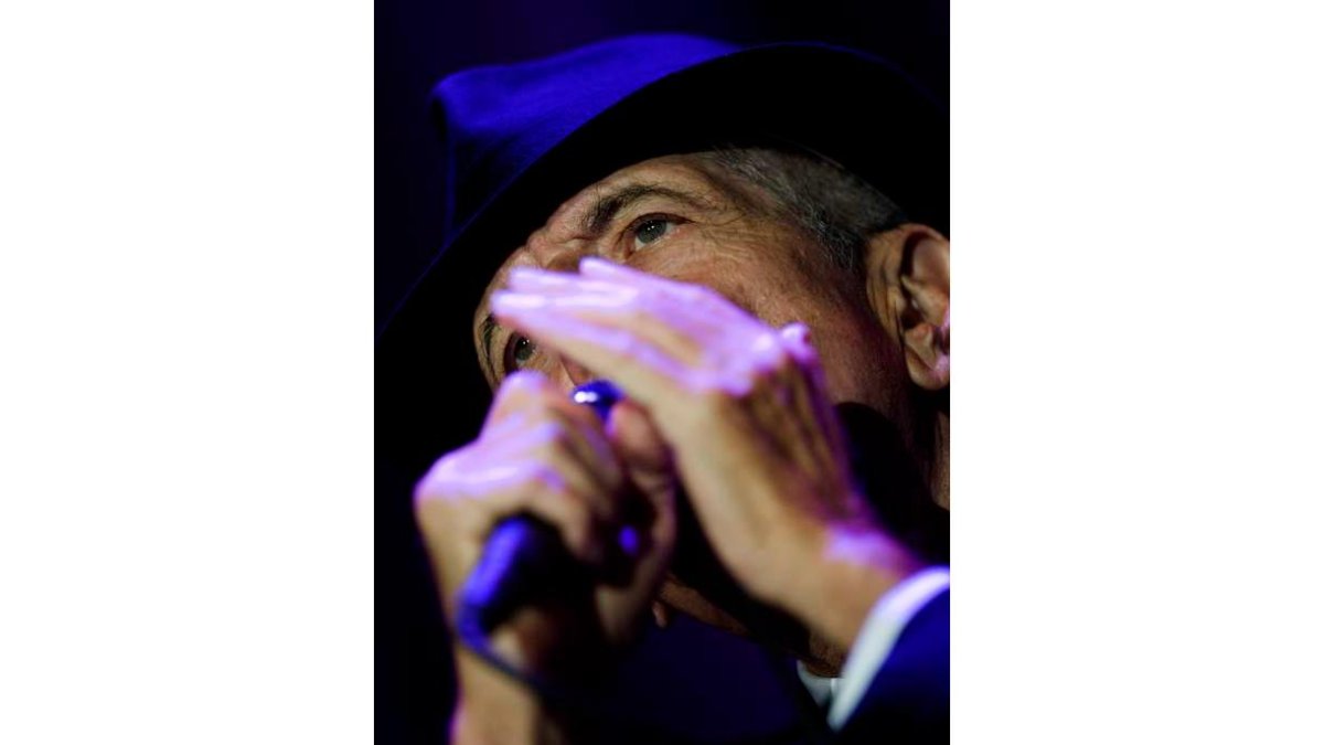 Leonard Cohen durante uno de sus conciertos.