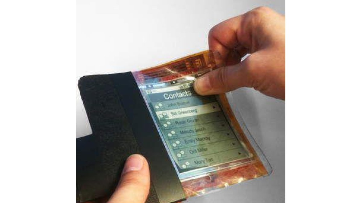 La pantalla del teléfono del papel cuenta con una pantalla fexible 9,5 centímetros en diagonal.