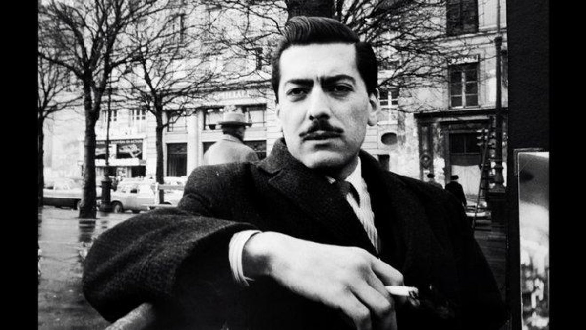 Mario Vargas Llosa, en su etapa en París, a principios de los años 60.